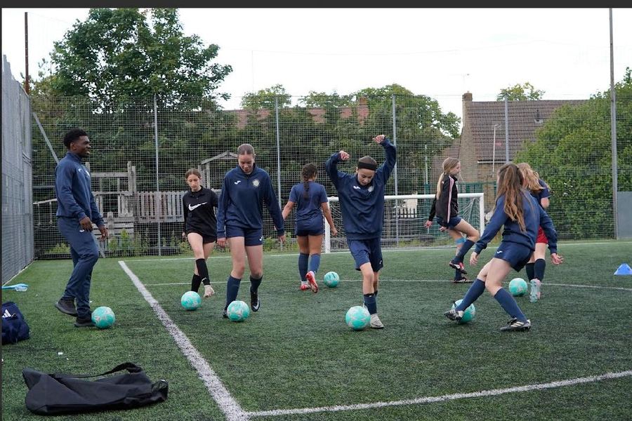 Monday night group training in Medway